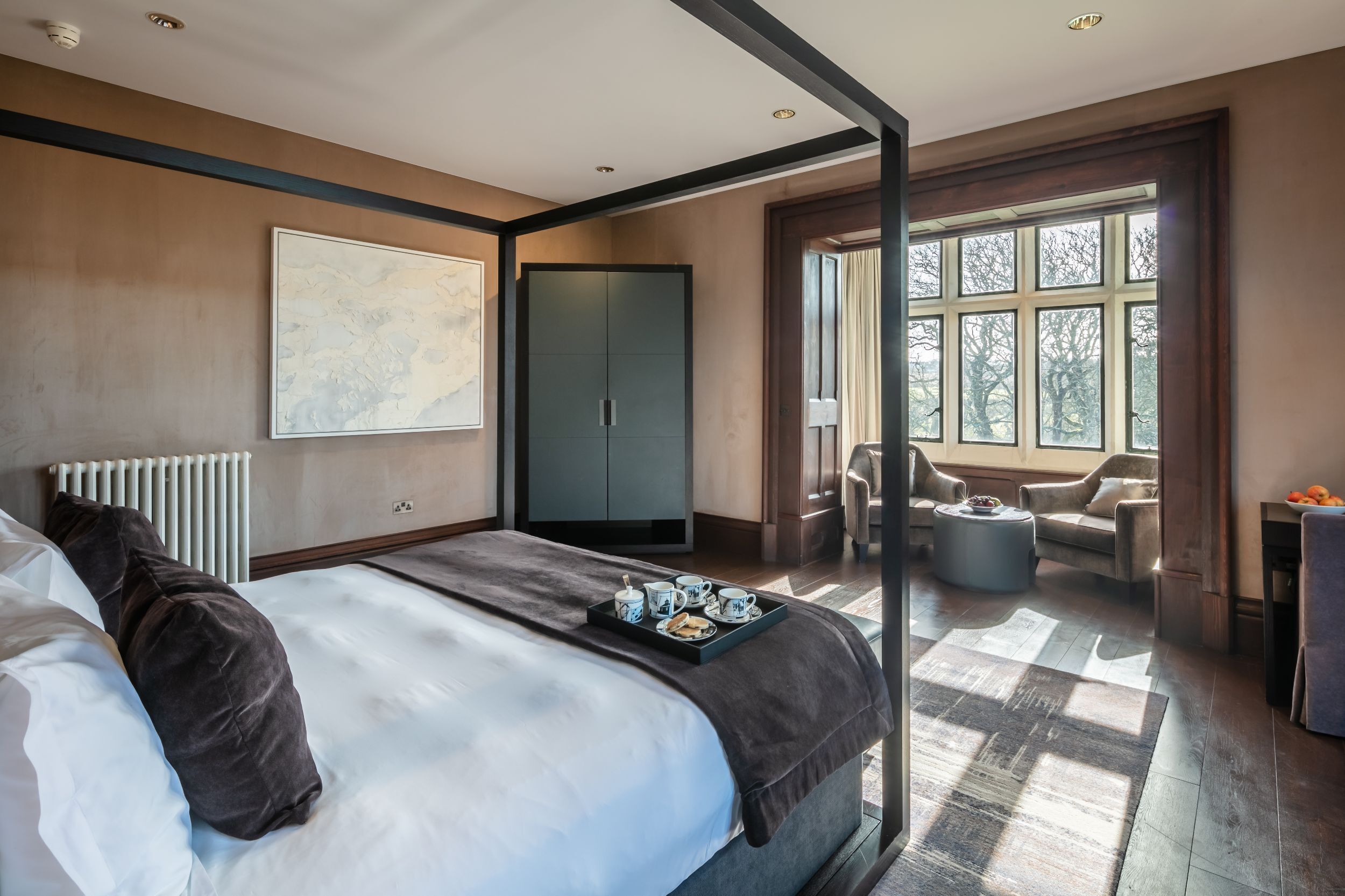 Double Room, 1 King Bed (Shower) | Desk, iron/ironing board, free WiFi, bed sheets