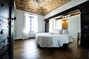 Suite, Sea View | Minibar, in-room safe, desk, soundproofing - Faro Capo Spartivento (Domus de Maria)