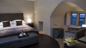 Double Room, 1 King Bed (Super King - Bath and Shower) | Premium bedding, desk, iron/ironing board, free WiFi