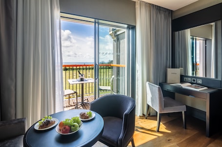 Double Room (Super King - Oriel Indulgent) | Egyptian cotton sheets, premium bedding, desk, free WiFi