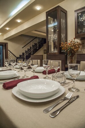 Villa, 4 habitaciones, alberca privada, vista al mar | Servicio a la habitación