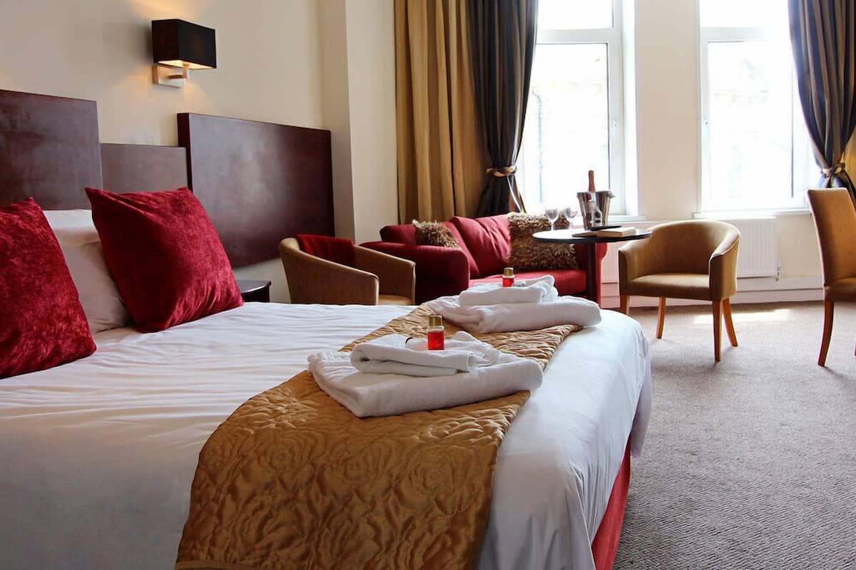 Premium bedding, in-room safe, desk, free WiFi