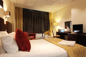 Literie de qualité supérieure, coffres-forts dans les chambres, bureau