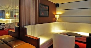 Bar (on property) - Vista Hotel (Llanelli)