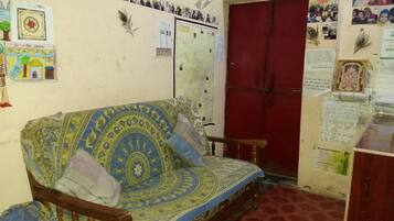 Check-in/check-out kiosk