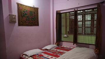 Basic Double Room, 1 Bedroom, City View | Premium bedding, in-room safe, rollaway beds, free WiFi