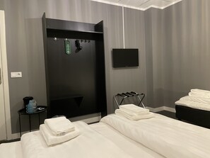 Triple Room, No Windows - Birka Hotel (Stockholm)