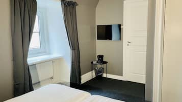 Double Room | Blackout drapes, WiFi, bed sheets