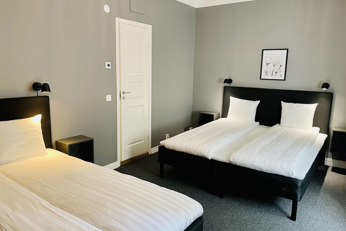 Family Room | Blackout drapes, WiFi, bed sheets