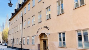 A building with a sign reading "Birka Hotel". - Birka Hotel (Stockholm)