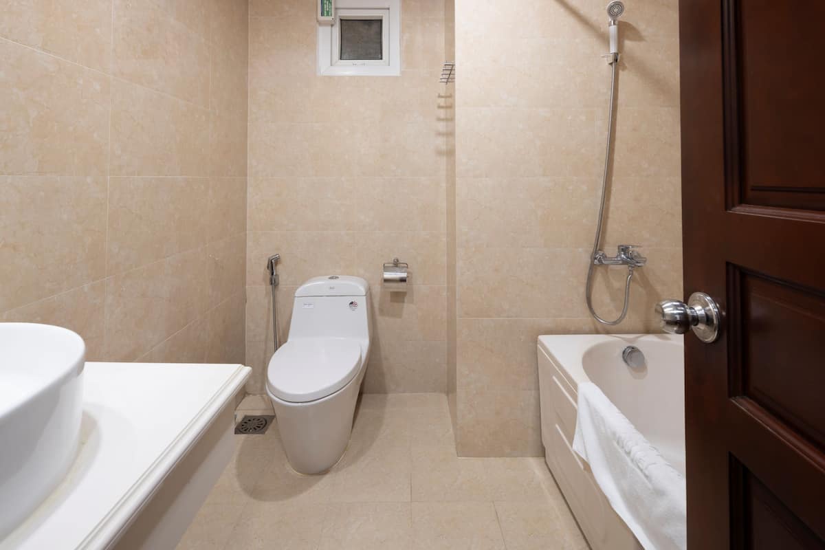 1 bedroom, premium bedding, memory-foam beds, minibar