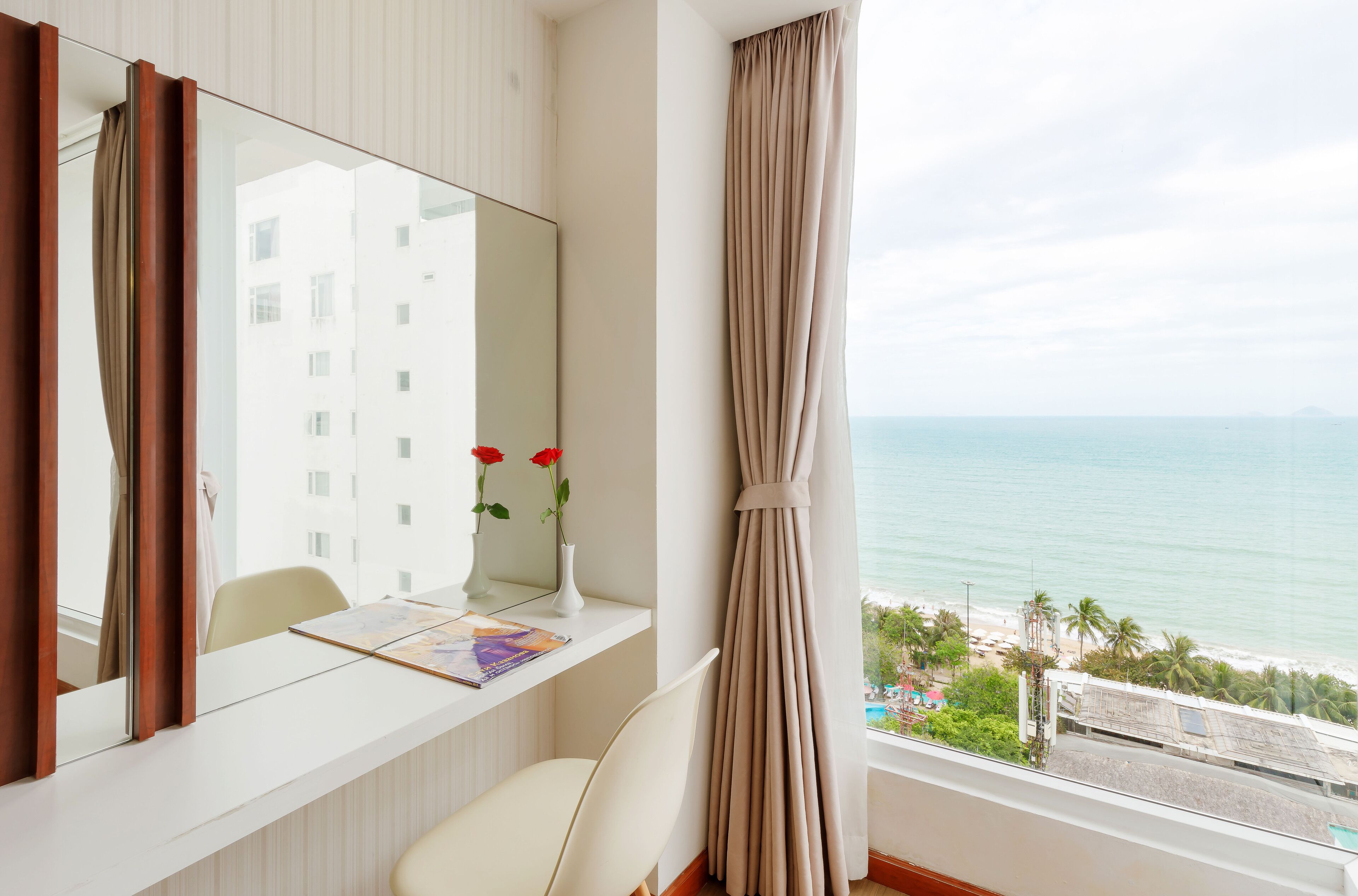 apartment, 1 bedroom, sea view (no balcony) | beach/ocean view