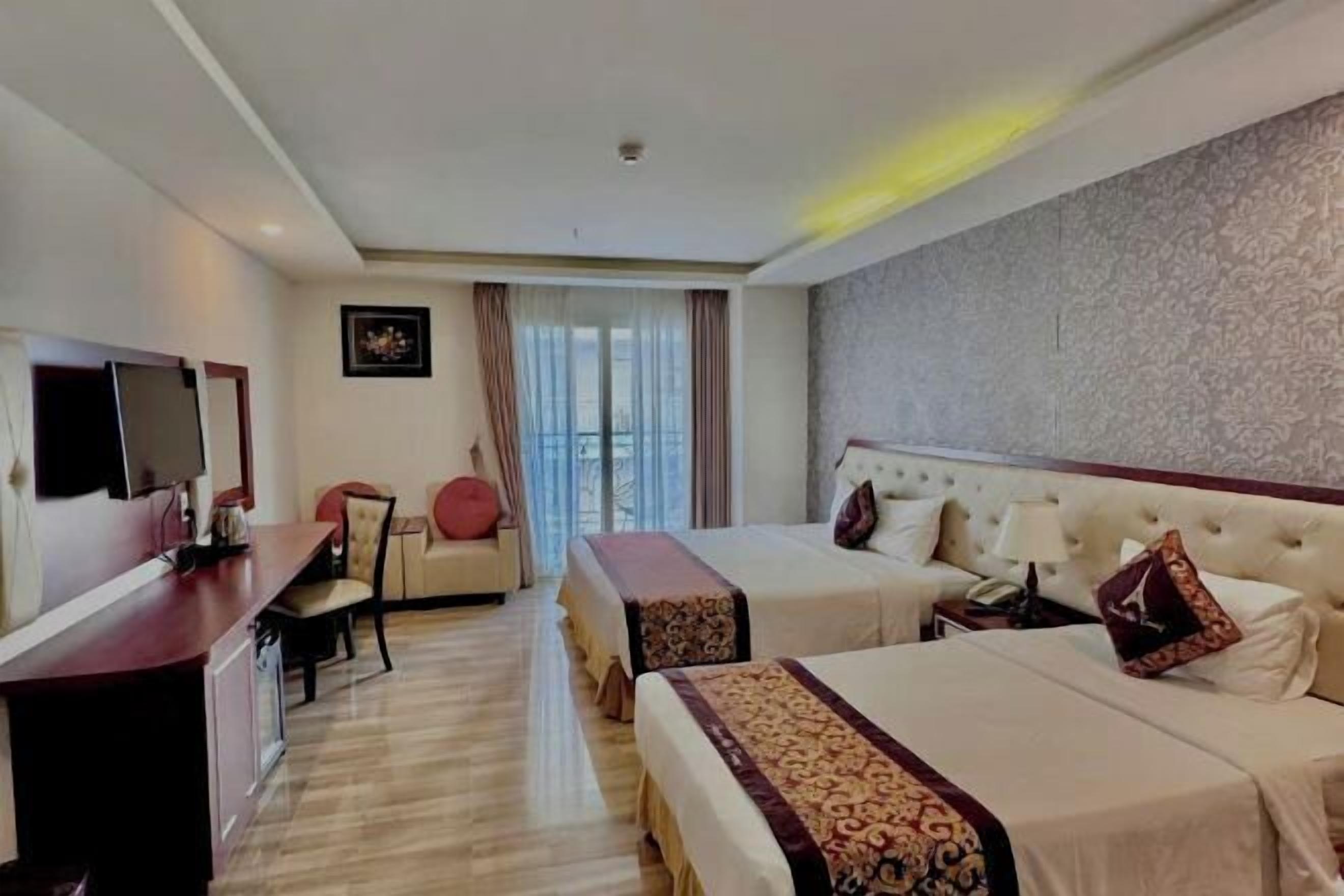 Hochwertige Bettwaren, Betten mit Memory-Foam-Matratzen, Minibar