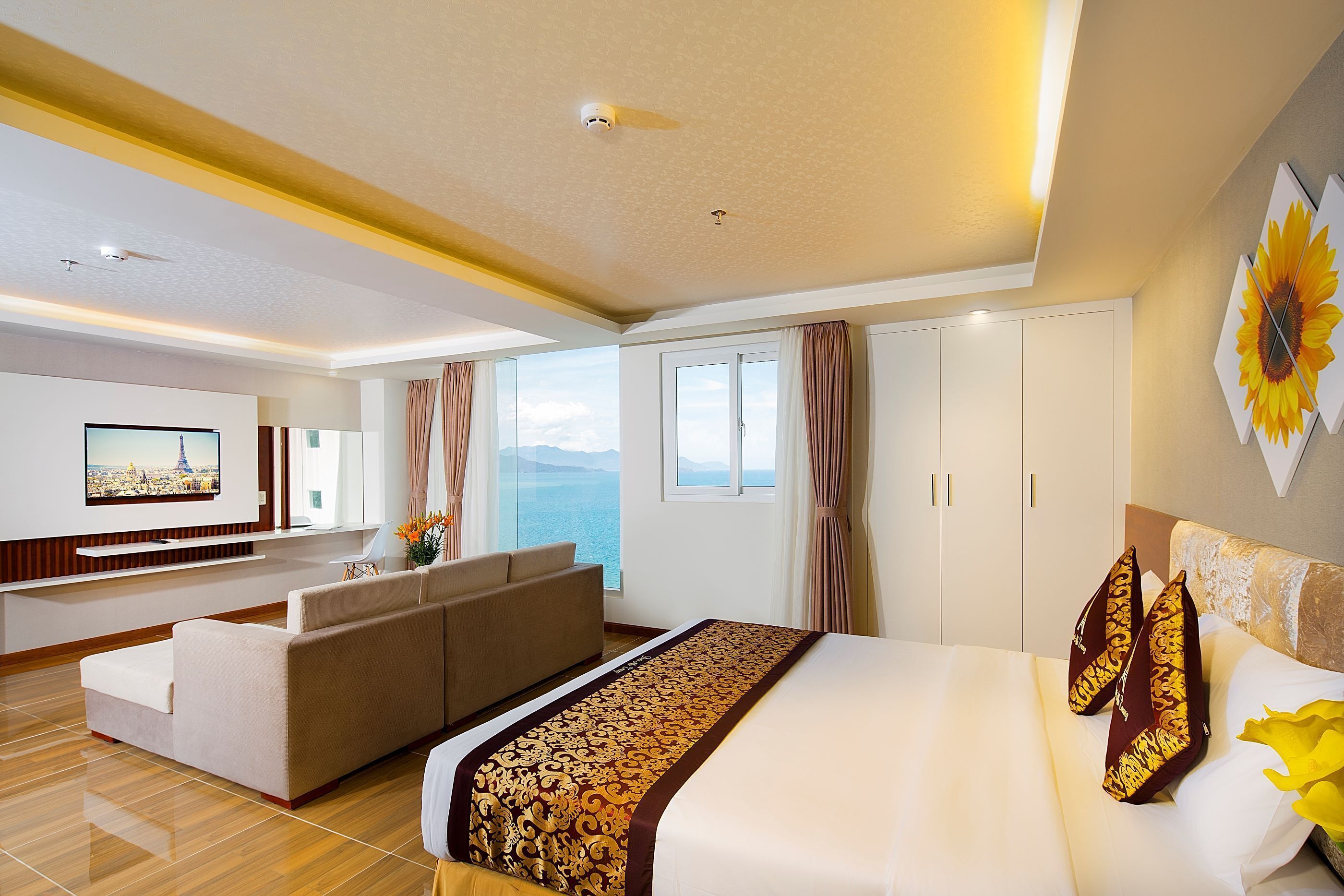 apartment, 1 bedroom, sea view | 1 bedroom, premium bedding, memory-foam beds, minibar
