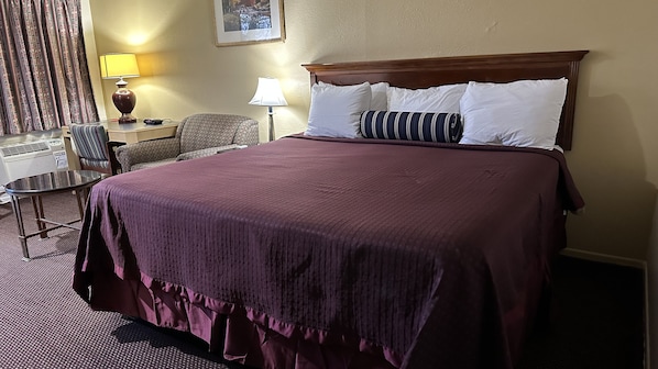 Perushuone, 1 suuri parisänky, tupakointi kielletty | Työpöytä, äänieristys, ilmainen Wi-Fi, vuodevaatteet