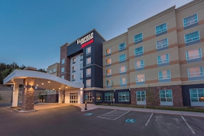 Exterior - Fairfield Inn and Suites by Marriott Kamloops (Kamloops)