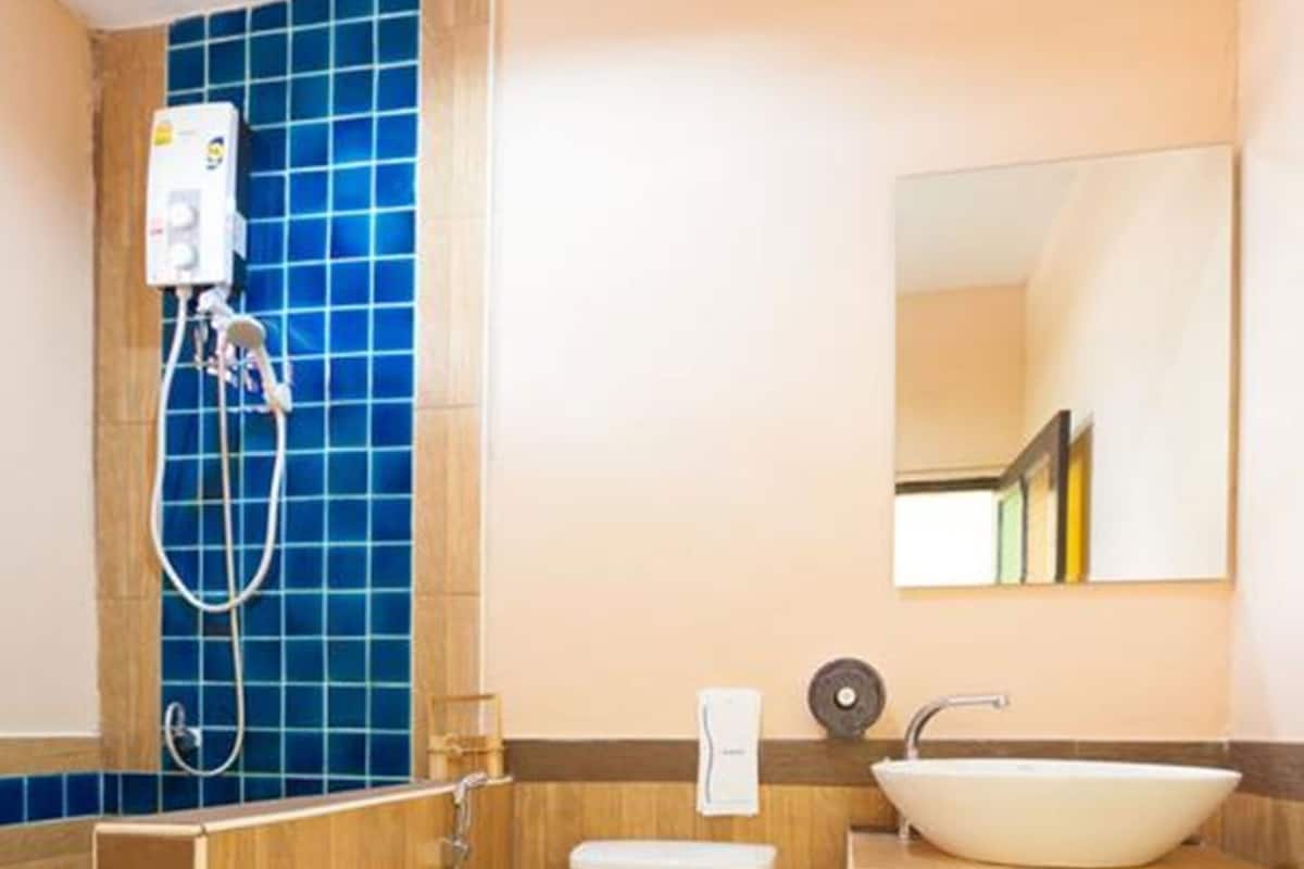 Salle de bain | Douche, articles de toilette (gratuits), serviettes fournies