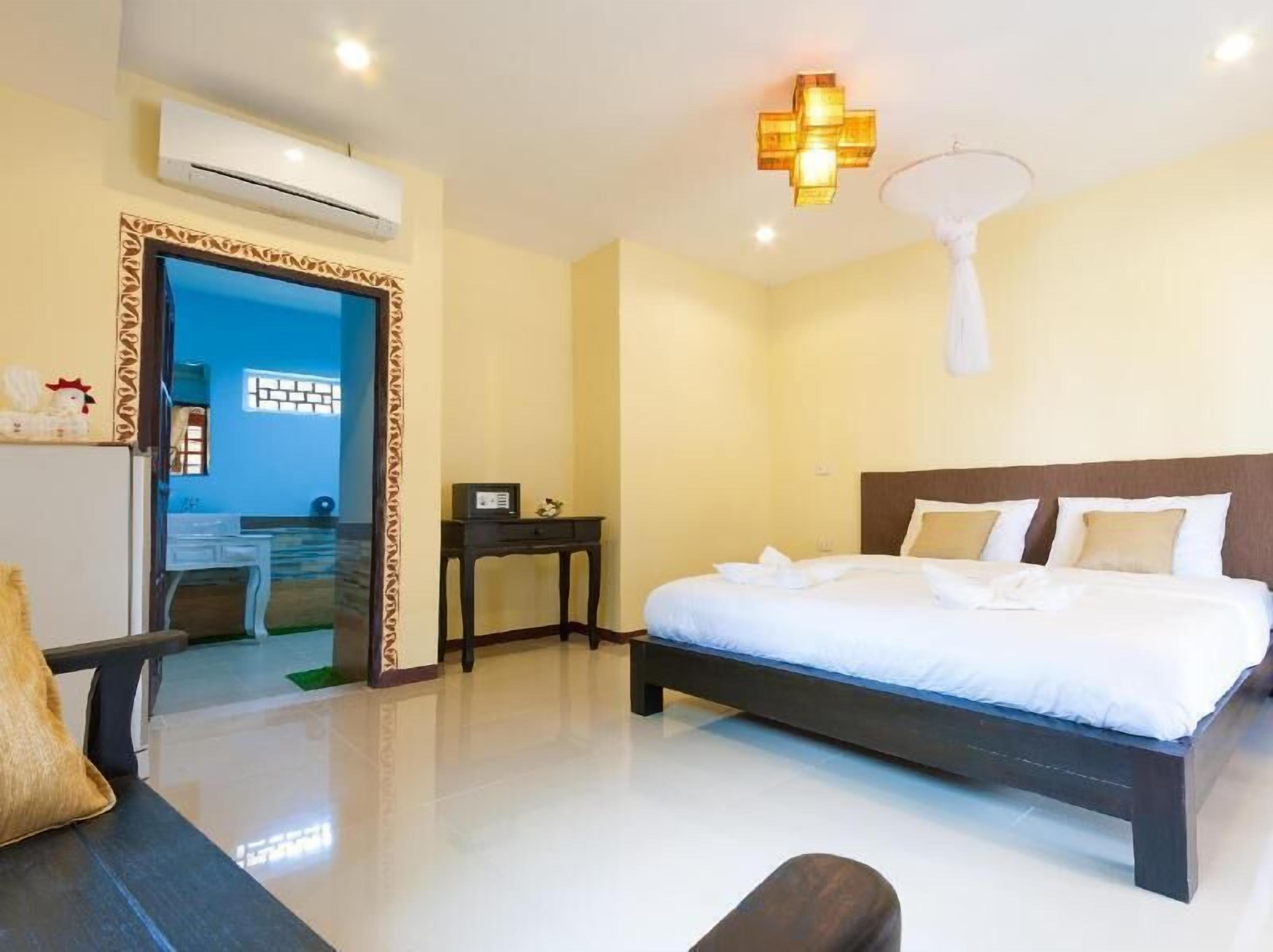 Minibar, värdeförvaringsskåp på rummet, skrivbord och gratis wi-fi