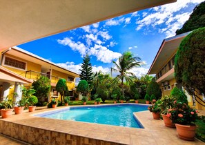 Property grounds - Hotel Los Pinos (Managua)