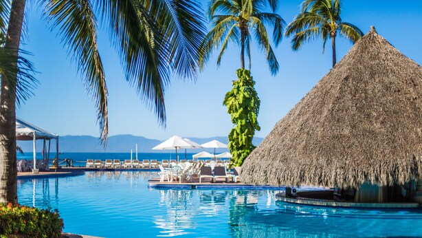 Poolside bar - Family Luxury Suites by Velas Vallarta - All Inclusive (Puerto Vallarta)