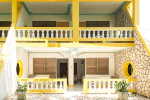 Property entrance - The Golden Sunset (Negril)