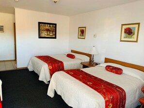Room, 1 Queen Bed | Desk, soundproofing, iron/ironing board, rollaway beds - Bo-Mark Motel (North Bay)