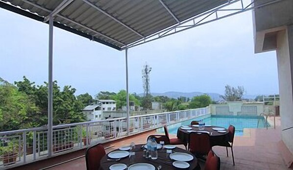 International cuisine - Hotel The Metropole (Mawal)