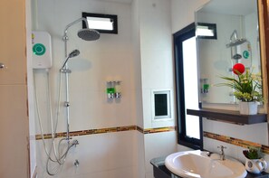 xx | Una cassaforte in camera, una scrivania, letti aggiuntivi (a pagamento)