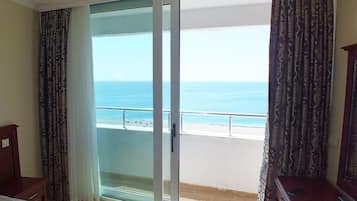 Minibar, cunas gratuitas, camas plegables/adicionales y wifi gratis