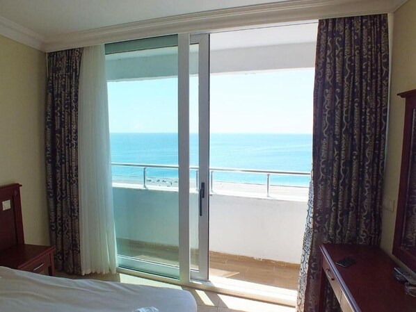 Minibar, kostenlose Babybetten, Zustellbetten, kostenloses WLAN