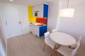 Literie hypoallergénique, minibar, coffres-forts dans les chambres
