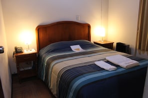 Habitación con 1 cama doble o 2 individuales | Wifi gratis
