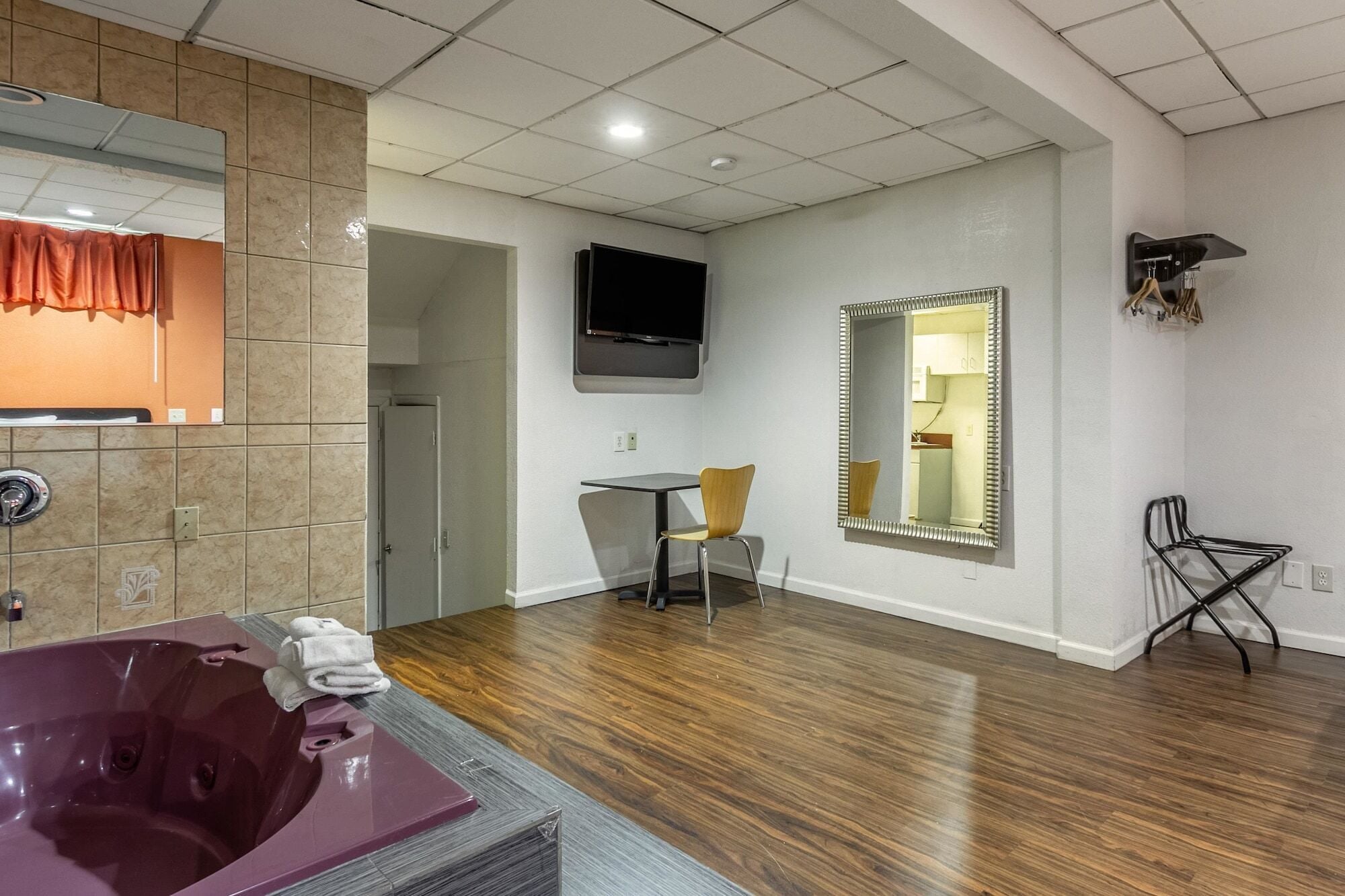 Desk, iron/ironing board, free WiFi, bed sheets