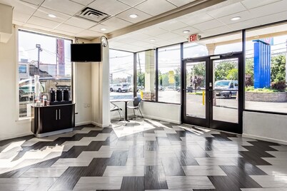 Motel 6 Elizabeth, NJ - Newark Liberty Intl Airport