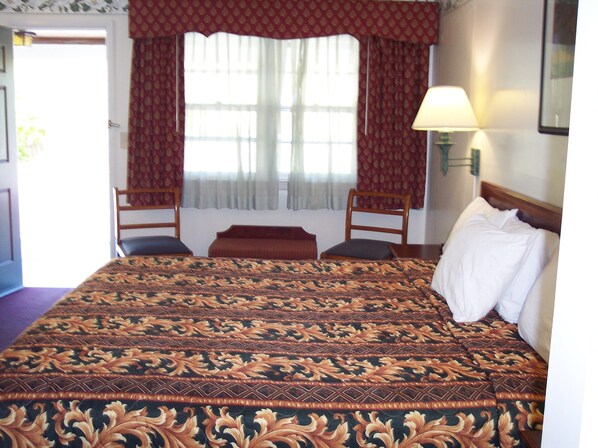 Iron/ironing board, free WiFi, bed sheets