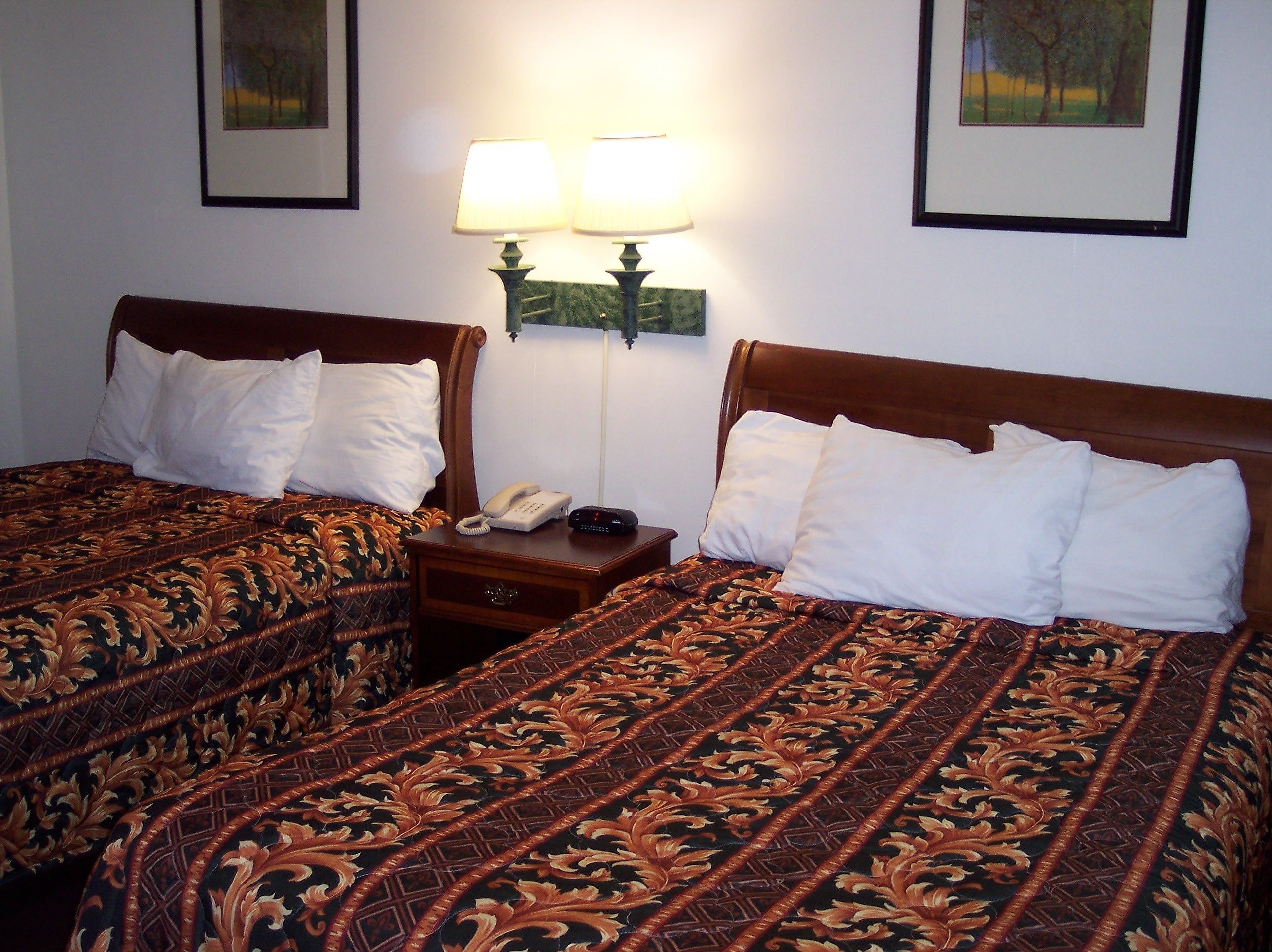 Standard Room, 2 Double Beds | Iron/ironing board, free WiFi, bed sheets