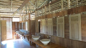 Bathroom | Shower
