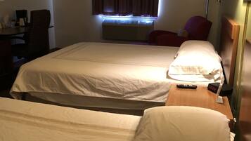 Decoración personalizada, muebles diferentes y escritorio