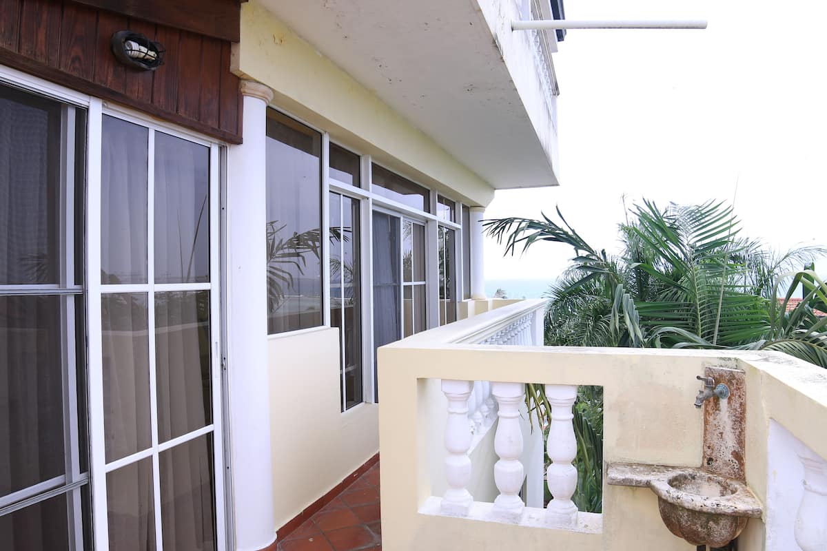 Three Bedroom Apartment | In-room safe