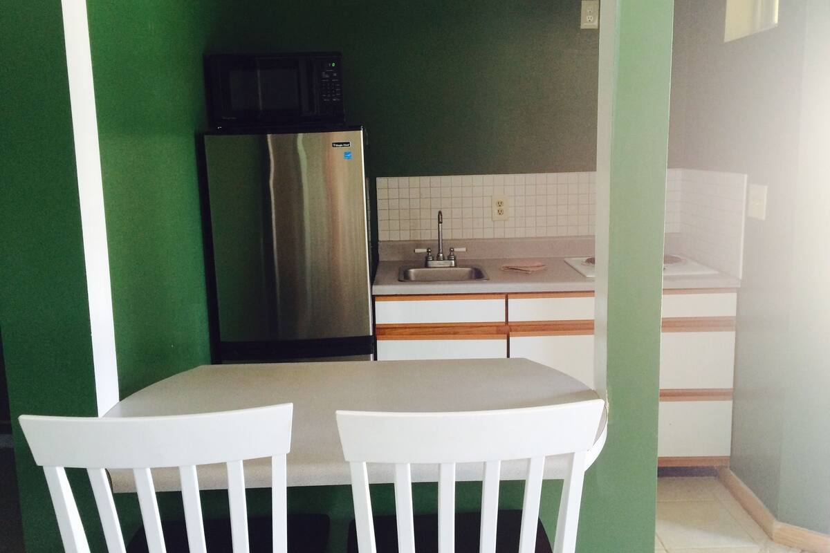 Suíte, cozinha | 1 quarto, camas extras/dobráveis (sobretaxa), Wi-Fi de cortesia