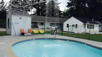 Piscina stagionale all'aperto