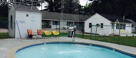 Alberca al aire libre por temporada