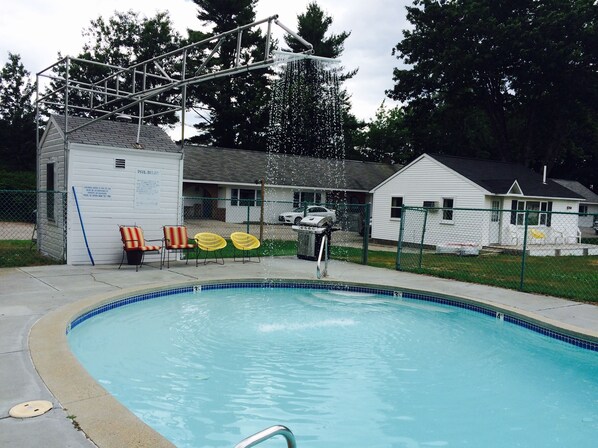 Piscine extérieure (ouverte en saison)