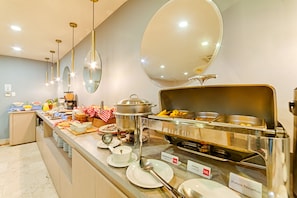 Free daily buffet breakfast  - Hotel MS Alto Prado Superior (Barranquilla)