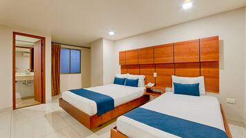 Standard Twin | Minibar, in-room safe, desk, iron/ironing board