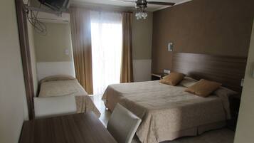 Zimmersafe, kostenloses WLAN, BettwÀsche