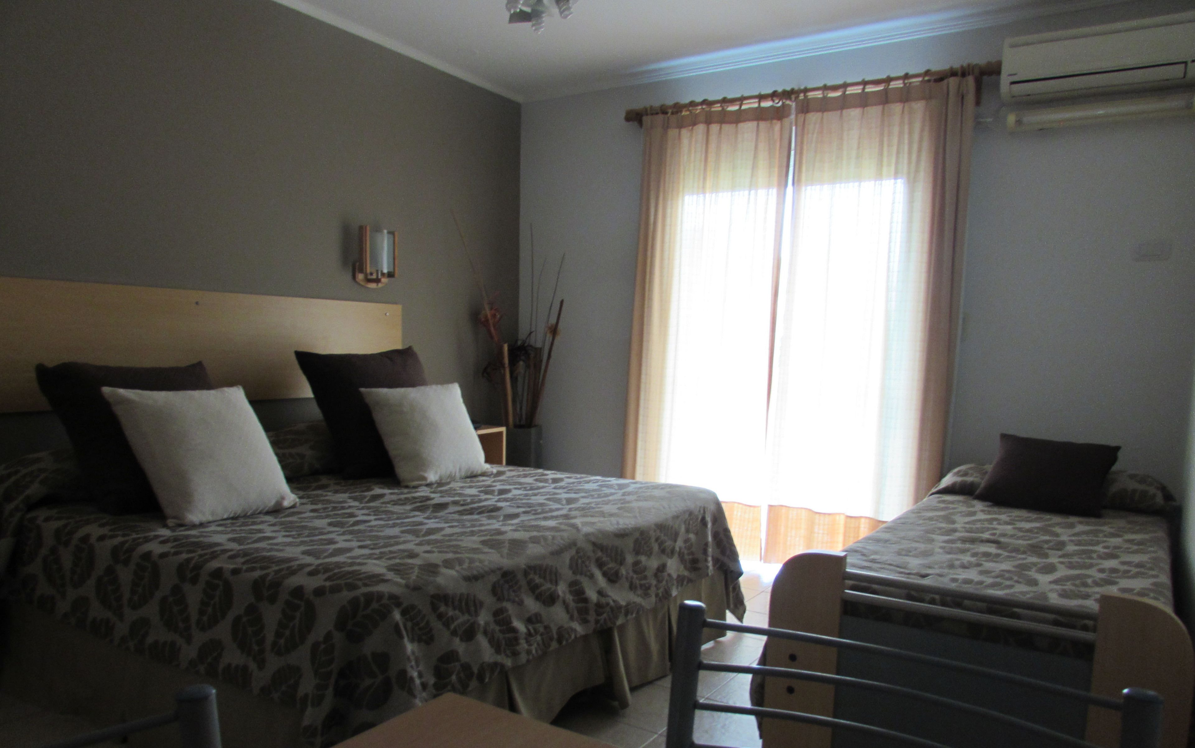 in-room safe, free wifi, bed sheets