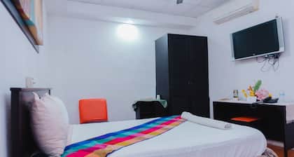 Hotel Makarios