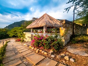 Breakfast, lunch, dinner served; international cuisine 