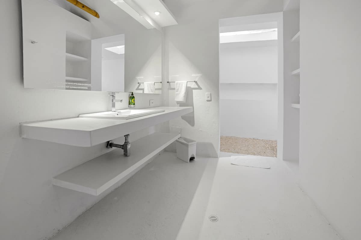 superior suite, multiple beds | 1 bedroom, individually decorated, individually furnished, desk